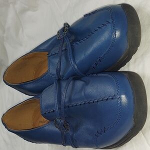 ADORABLE Blue Loafers 9.5W